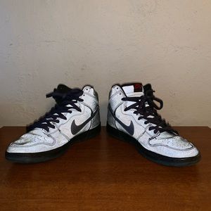 10.5 Used Nike SB Dunk hightops